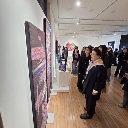 텍스타일디자인전공 제36회 졸업작품전시 <VOID TO FORM> 참관 이미지